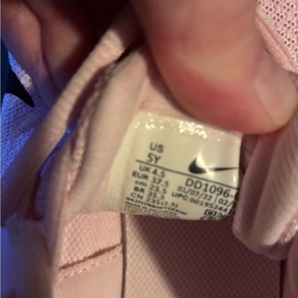 Nike Women's Pink Running Shoes - Picture 4 of 4